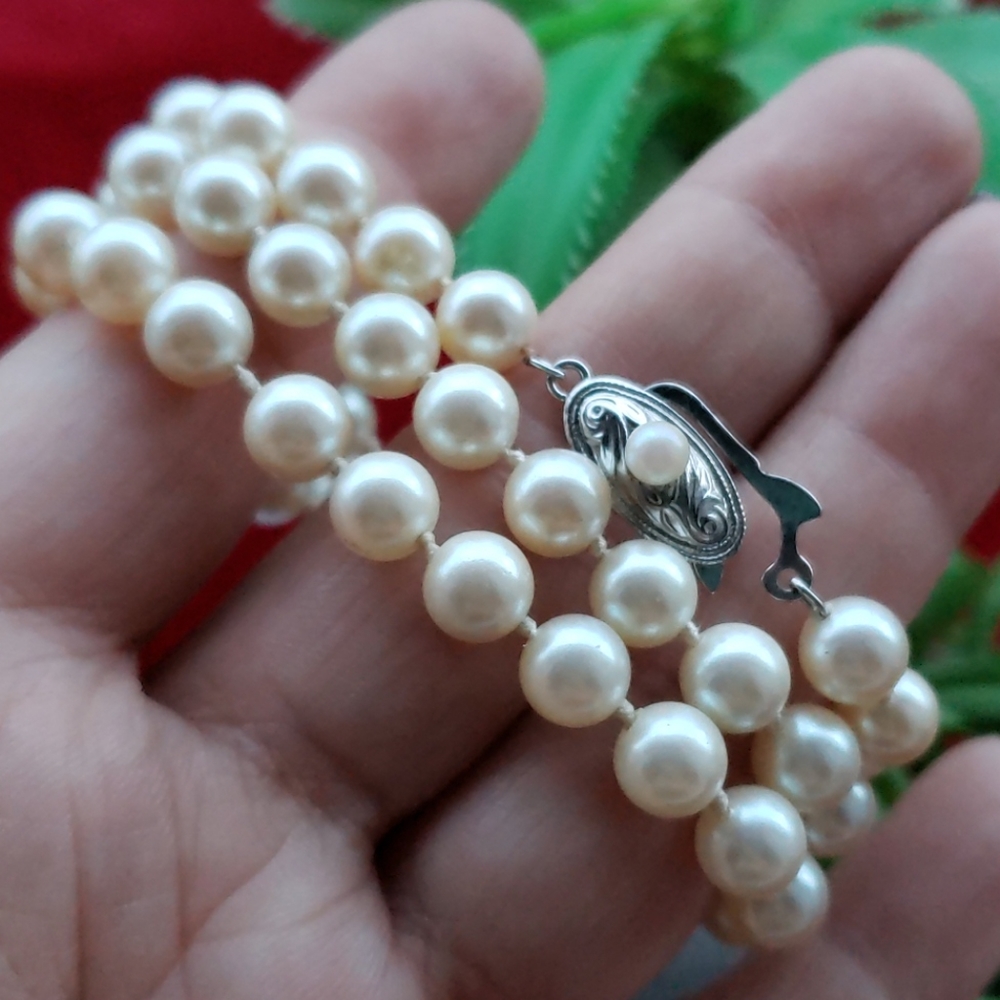Vtg Luscious Glass Pearl Silver Clasp Necklace